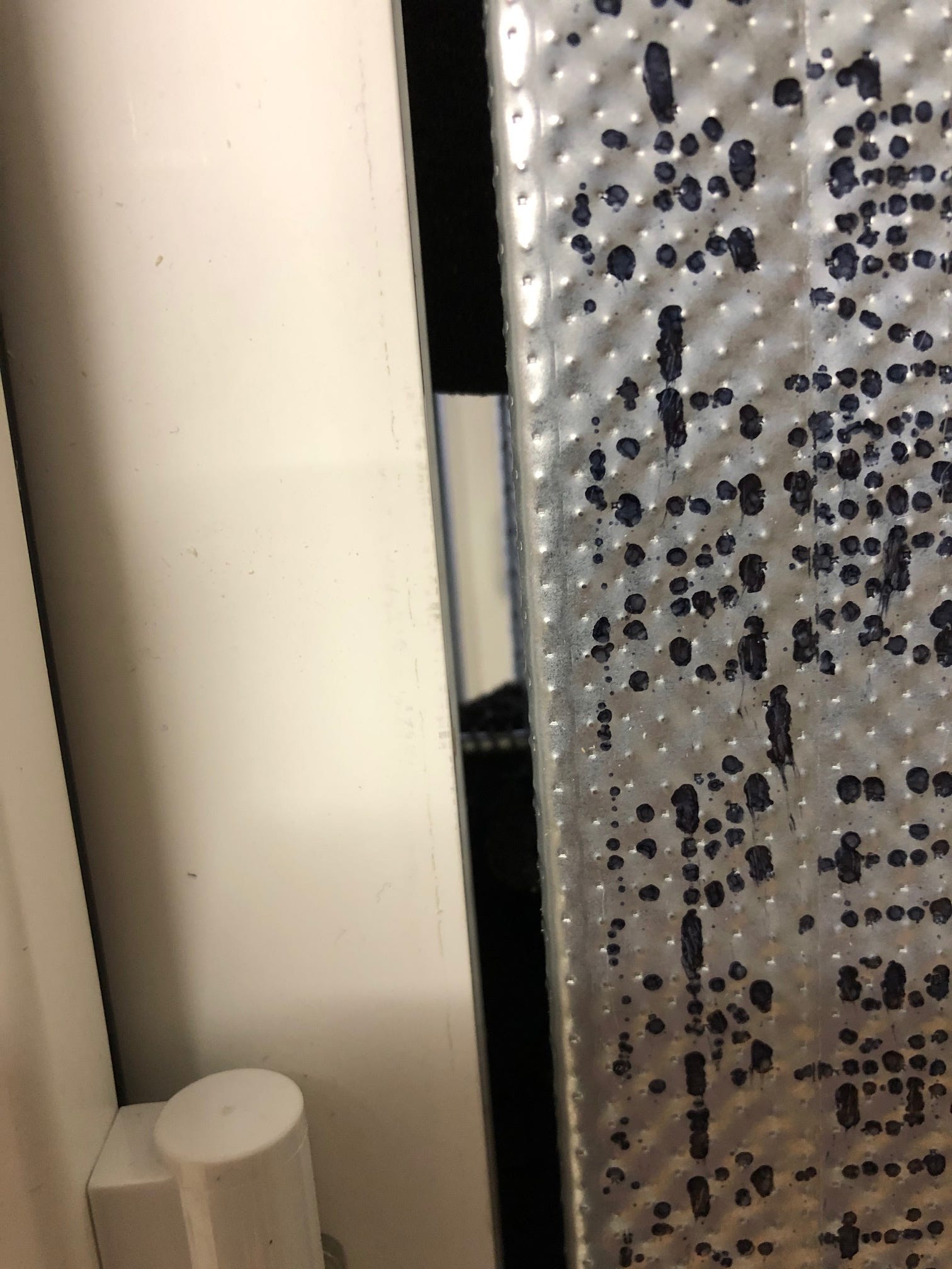 Screwing frame to profiles
